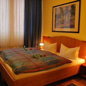 Kamer met een Queen Size Bed